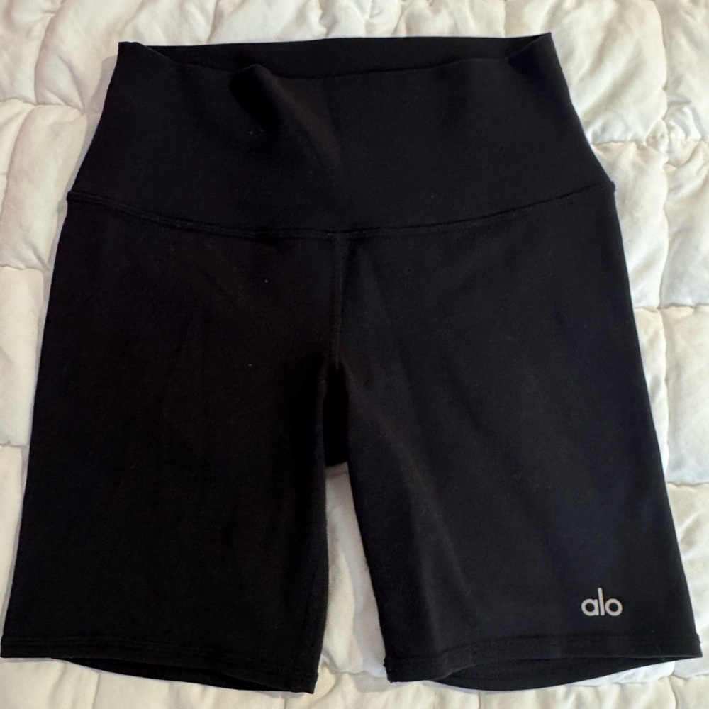 Black Alo Biker Shorts 5”